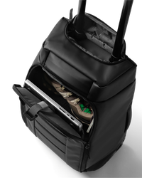 Batoh DB Hugger Roller Bag Příruční 40L Black - 2024/25